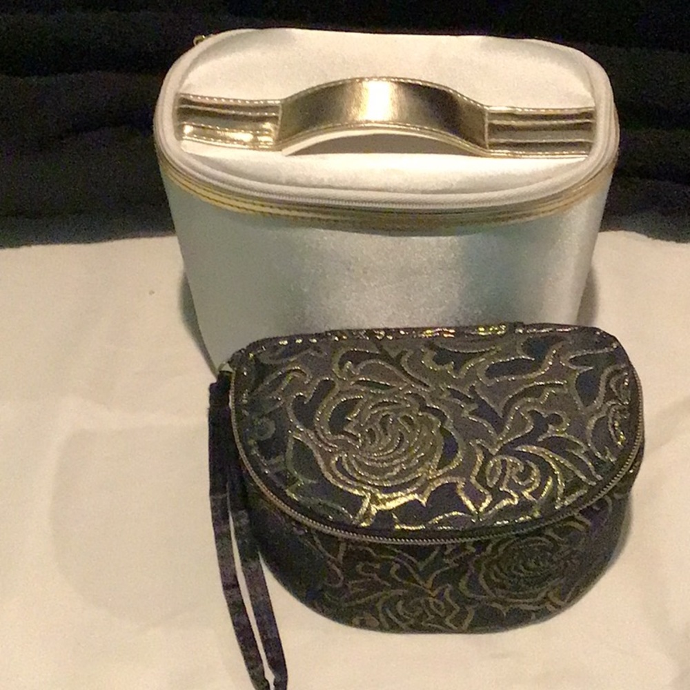 Final sale price NWOT Estée Lauder 2 piece set cosmetic and jewelry case